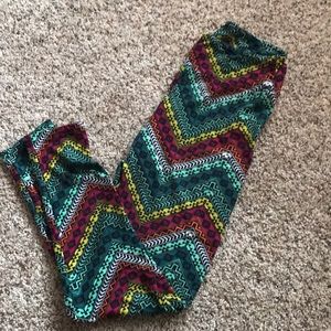 NWOT LuLaRoe Patterned Leggings OS